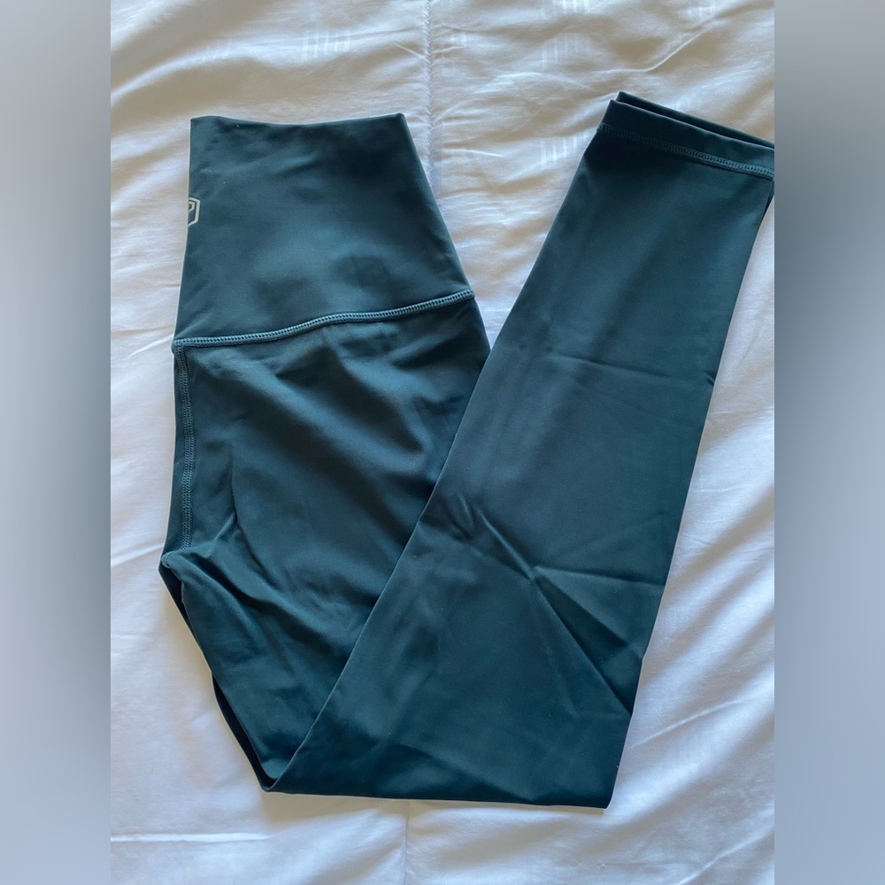 Born Primitive Your Go To Leggings 2.0 in Dark Teal. Worn once.